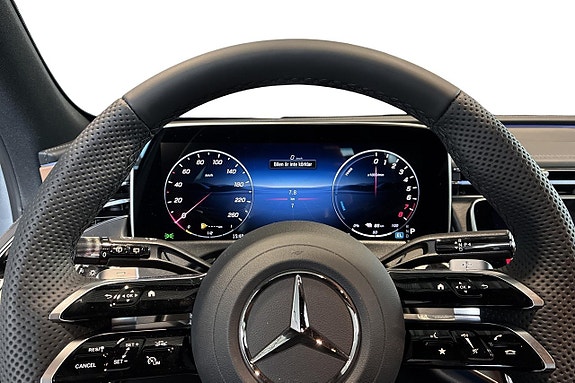 Mercedes-Benz E300 7 of 12
