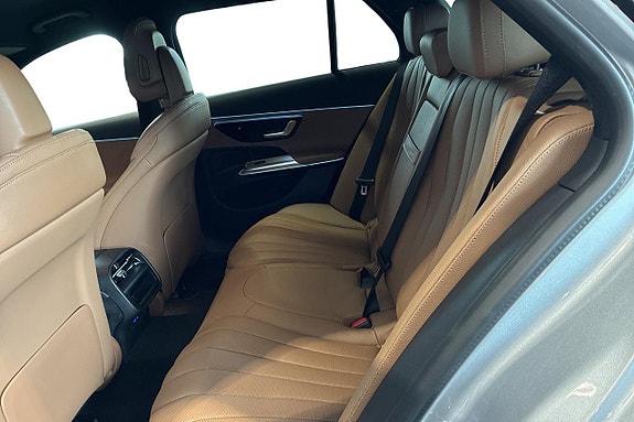 Mercedes-Benz E300 10 of 12
