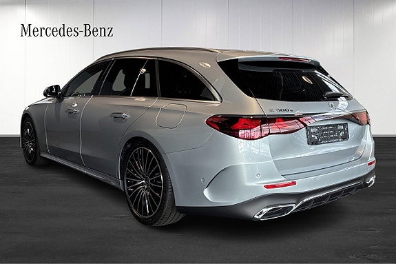 Mercedes-Benz E300 3 of 12