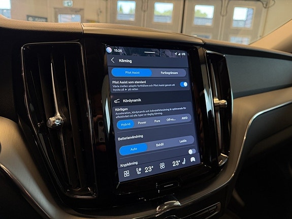 Volvo XC60 15 of 28