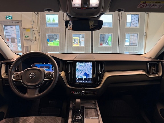 Volvo XC60 5 of 28