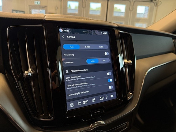 Volvo XC60 16 of 28