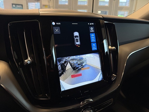 Volvo XC60 12 of 28