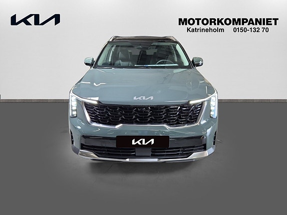 Kia Sorento 2 of 17