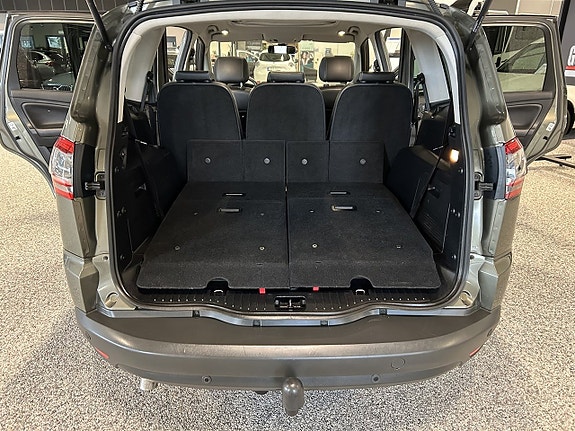 Ford S-MAX 17 of 23