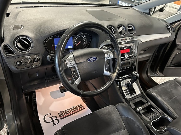 Ford S-MAX 12 of 23