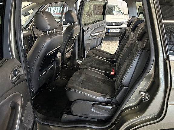Ford S-MAX 14 of 23
