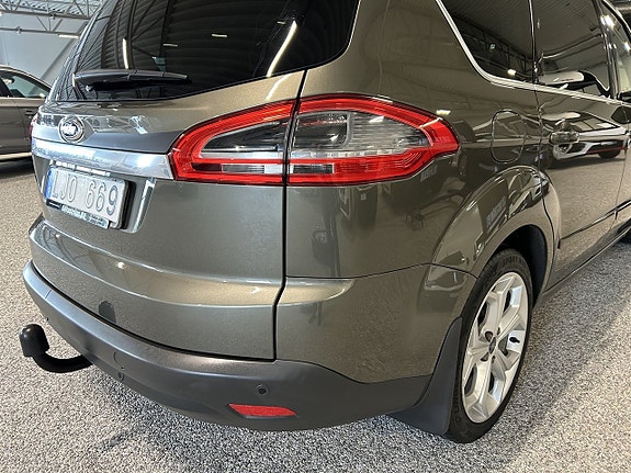 Ford S-MAX 8 of 23