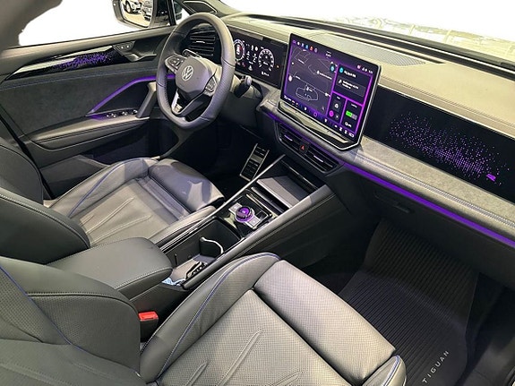 Volkswagen Tiguan 10 of 23