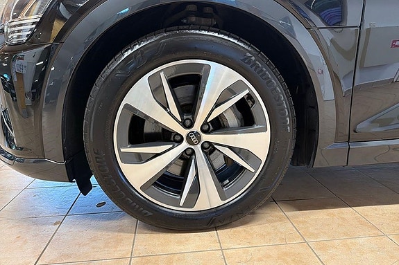 Audi Q8 16 of 25