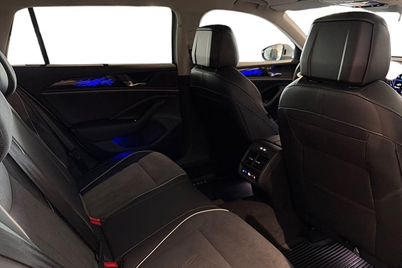 Volkswagen Passat 21 of 25