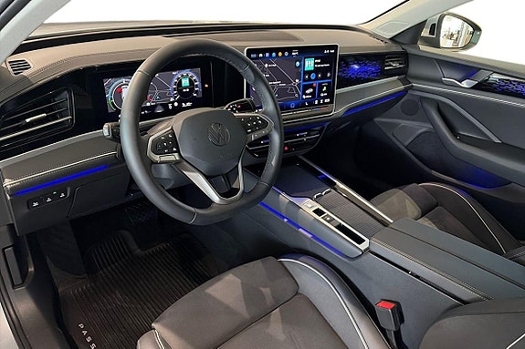 Volkswagen Passat 9 of 25