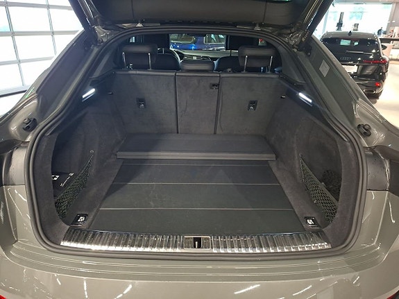 Audi Q8 10 of 12