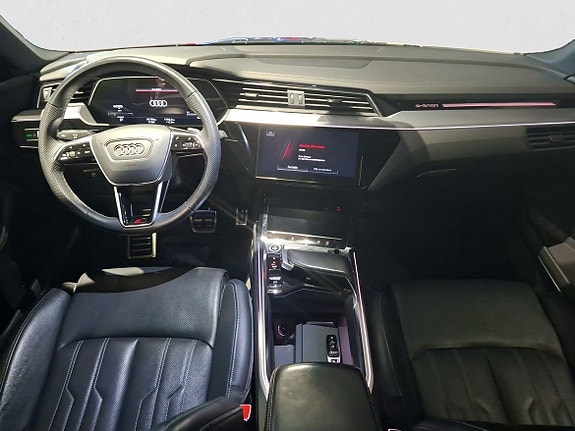 Audi Q8 8 of 12