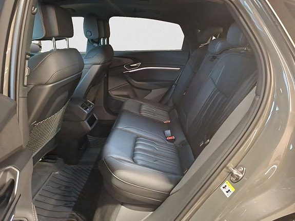 Audi Q8 9 of 12