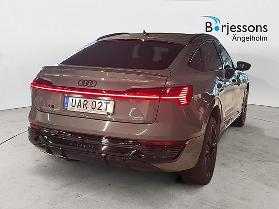 Audi Q8 3 of 12