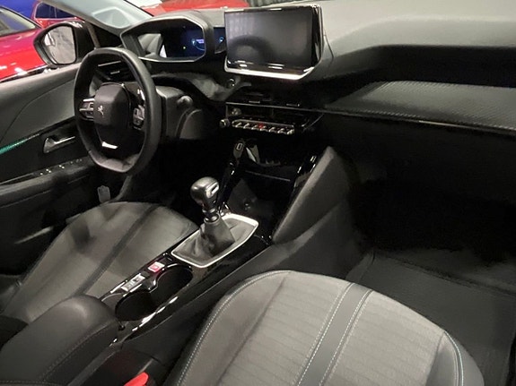 Peugeot 208 5 of 17