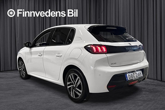 Peugeot 208 2 of 17