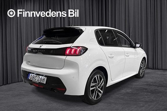 Peugeot 208 3 of 17
