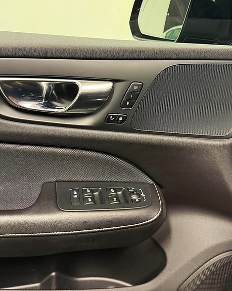 Volvo S60 17 of 21