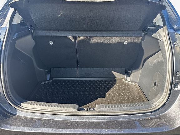 Toyota Yaris 11 of 11