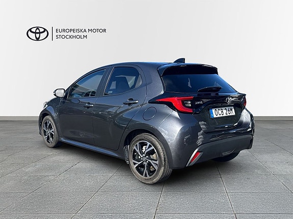 Toyota Yaris 3 of 11