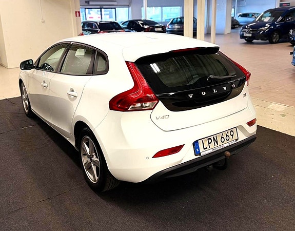 Volvo V40 5 of 16