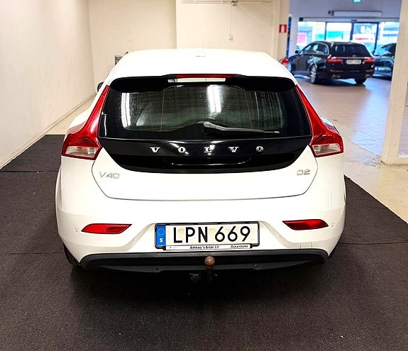 Volvo V40 6 of 16