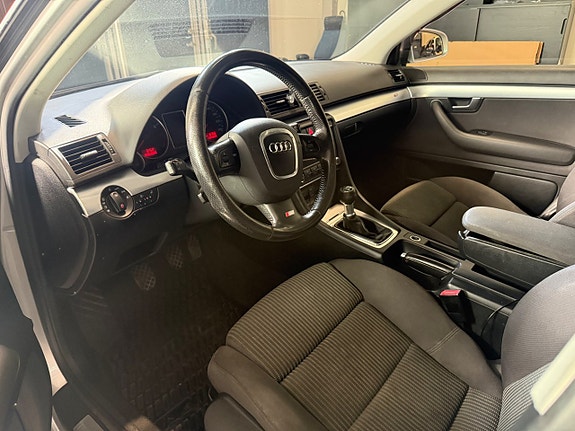 Audi A4 5 of 11