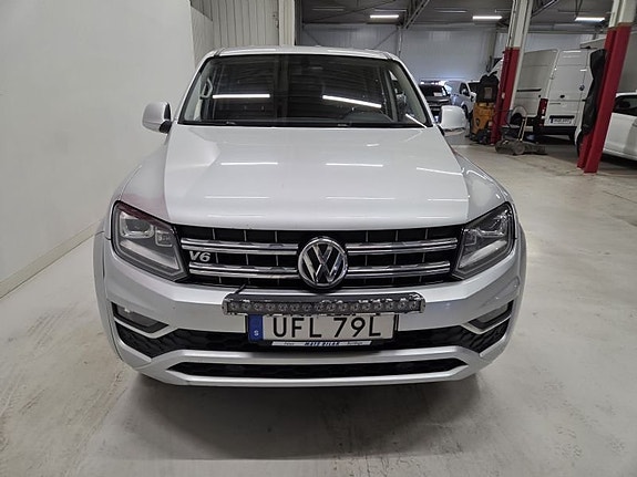 Volkswagen Amarok 2 of 10