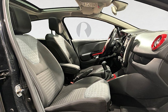 Renault Clio 15 of 17