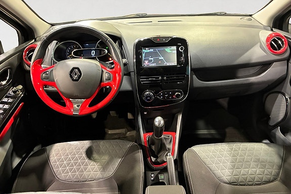 Renault Clio 11 of 17