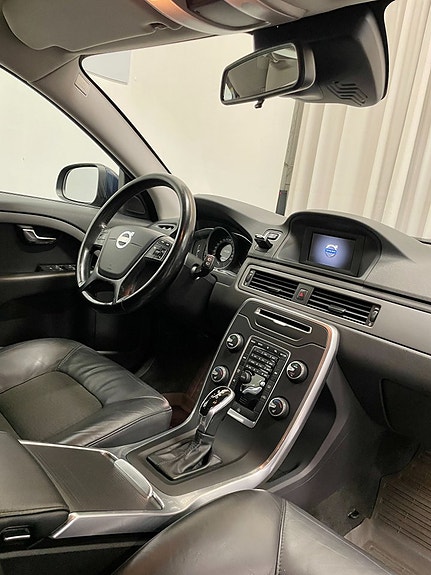 Volvo V70 17 of 22