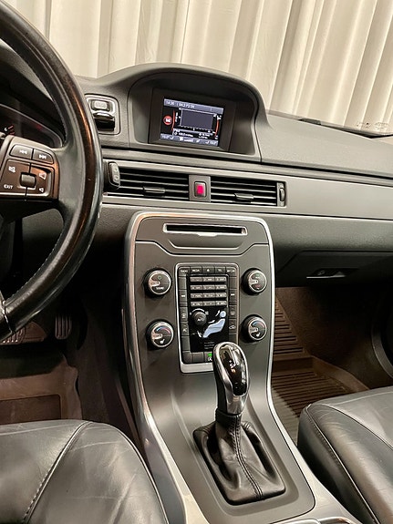 Volvo V70 12 of 22