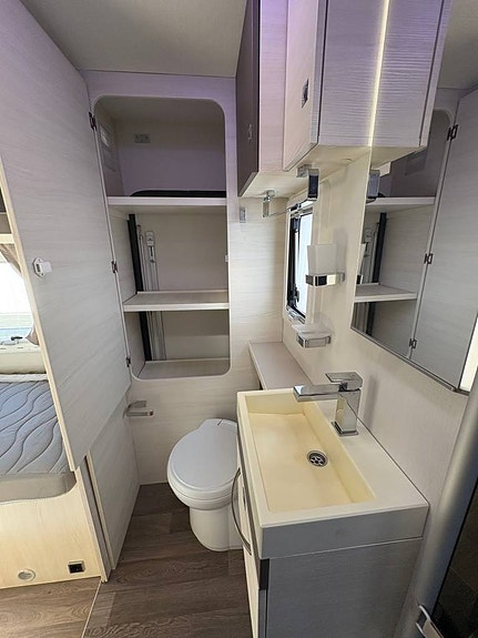 FIAT CHAUSSON 737. Dieselvärme/L-bädd/Taksäng/Ac mm.2017 9 of 12