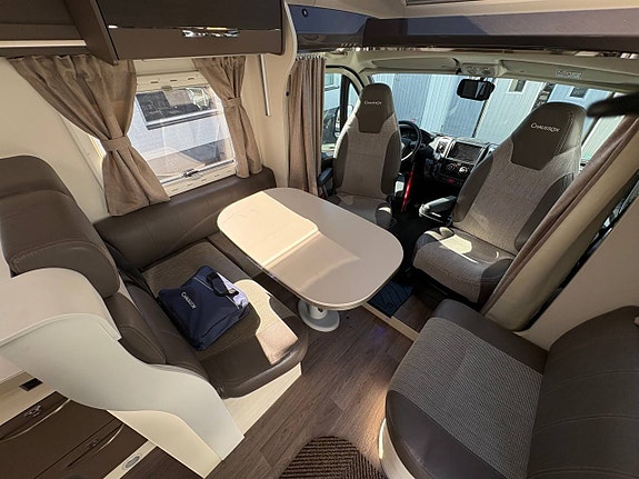 FIAT CHAUSSON 737. Dieselvärme/L-bädd/Taksäng/Ac mm.2017 3 of 12