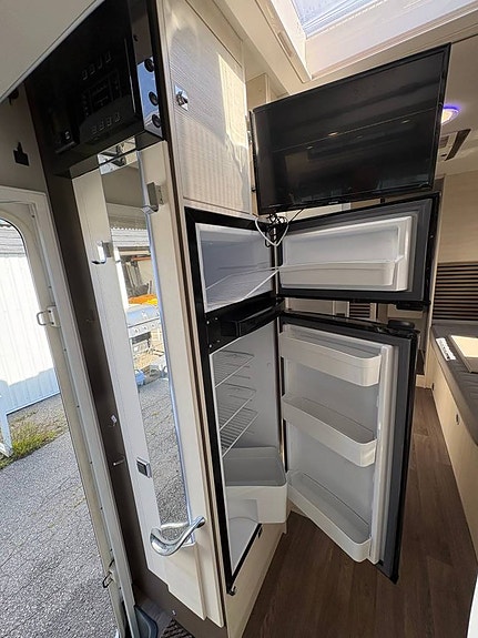 FIAT CHAUSSON 737. Dieselvärme/L-bädd/Taksäng/Ac mm.2017 5 of 12