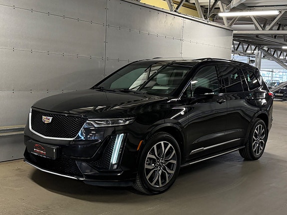 Cadillac XT6 2 of 25