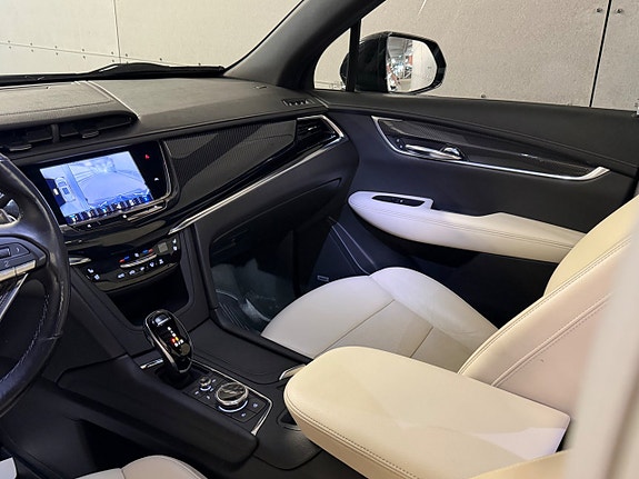 Cadillac XT6 11 of 25