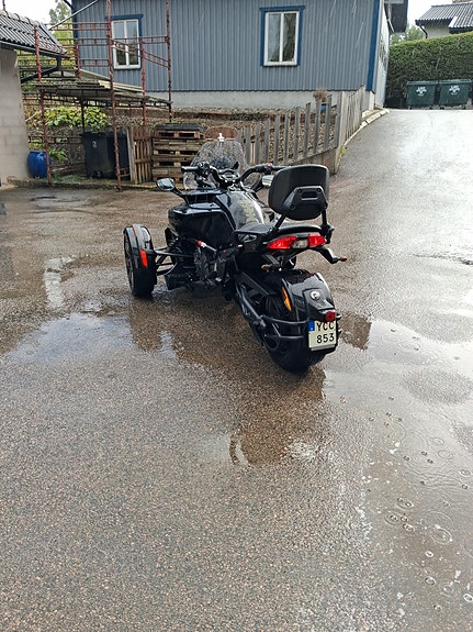 Can-Am CAN-AM SPYDER F3 1330 113 hk 4 of 6