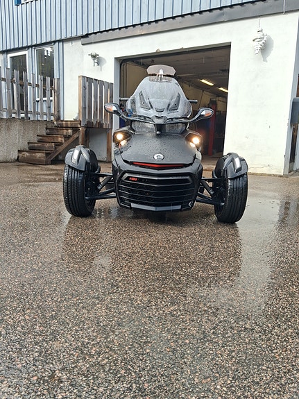 Can-Am CAN-AM SPYDER F3 1330 113 hk 5 of 6