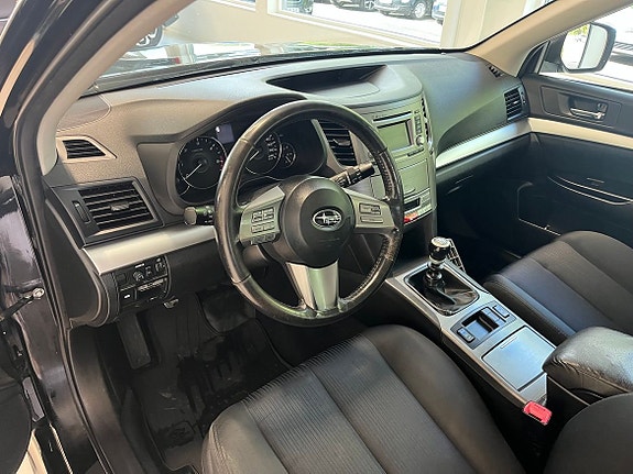 Subaru Legacy 6 of 9