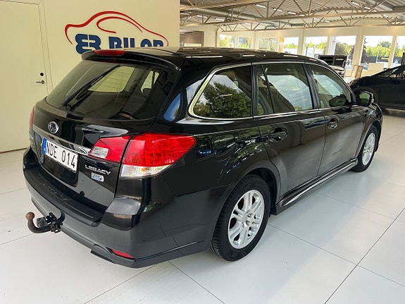 Subaru Legacy 5 of 9