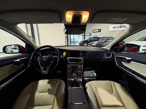 Volvo V60 10 of 23