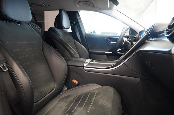 Mercedes-Benz C300 4 of 18
