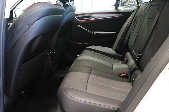 BMW 530e 13 of 30