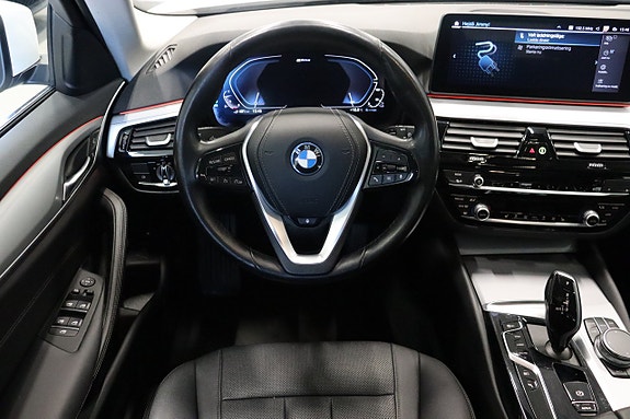 BMW 530e 15 of 30