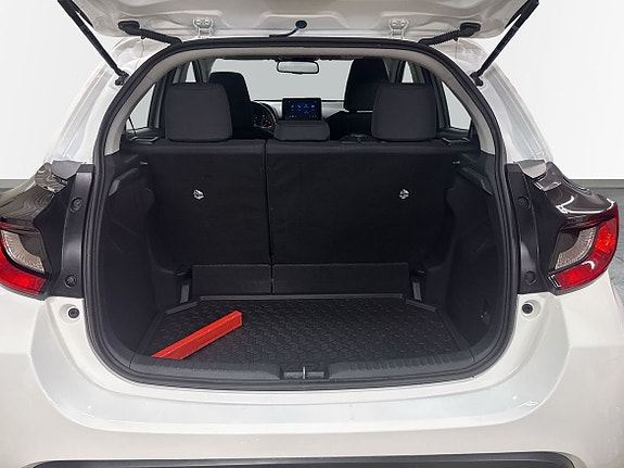 Toyota Yaris 10 of 14