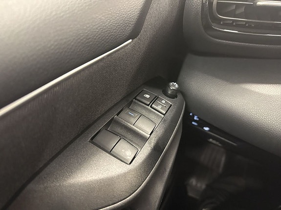 Toyota Yaris 14 of 14