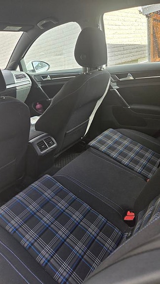 Volkswagen Golf VII 10 of 12